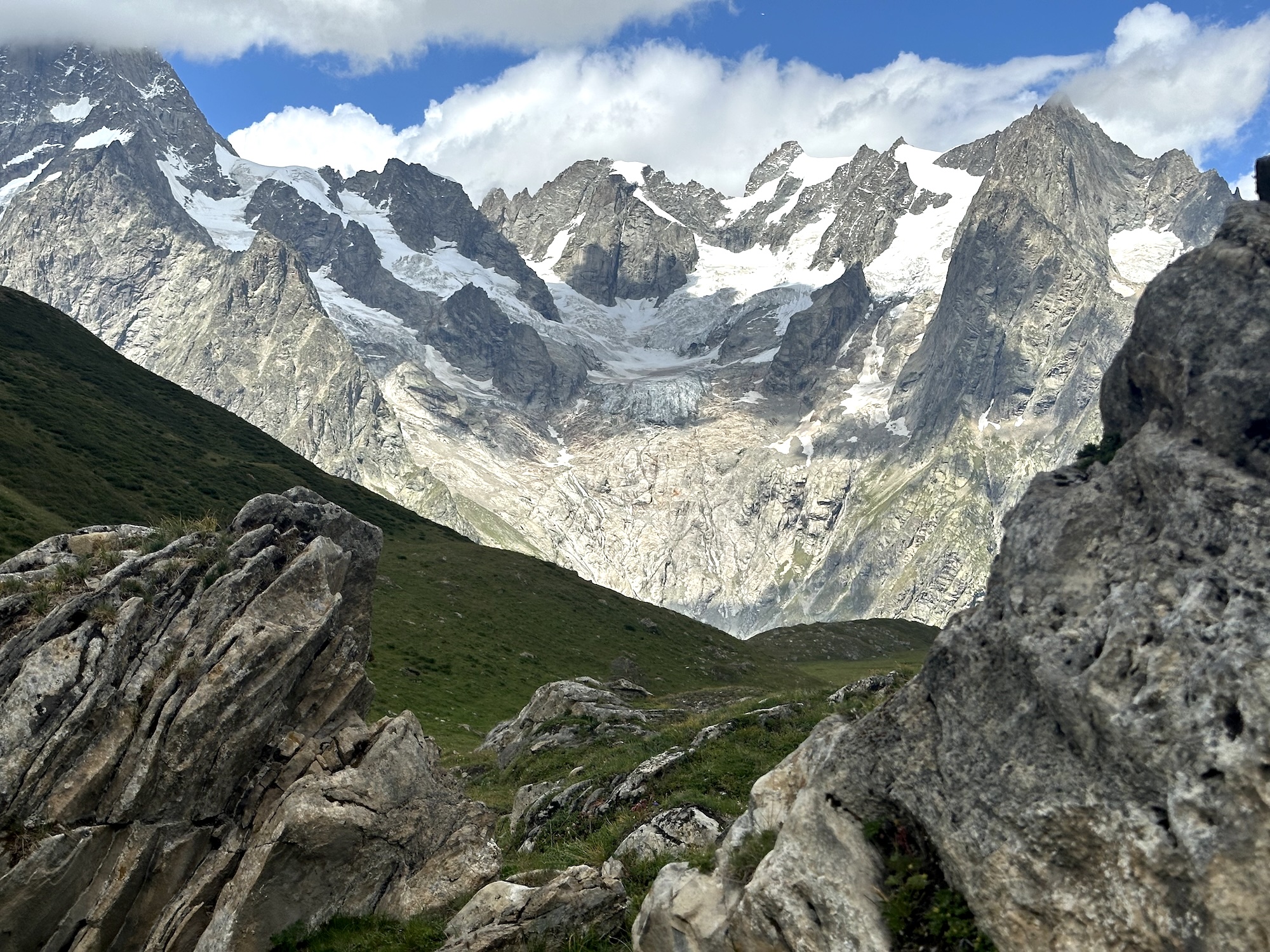 Fastpacking the TMB splendid views over Mont Blanc